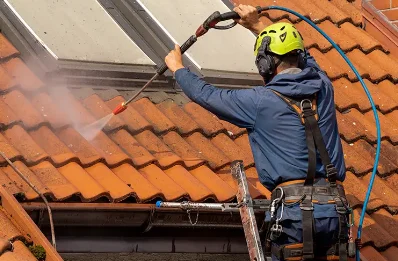 Démoussage et hydrofuge de toiture à Coucy